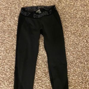 Gym shark leggings